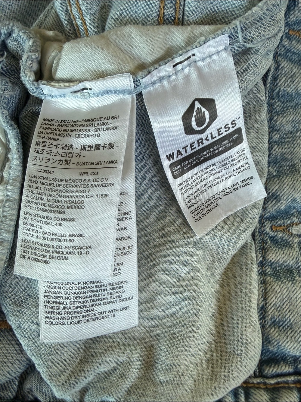 Levi's Vintage-Inspired Light Wash Denim Trucker Jacket - Picture 3 of 4